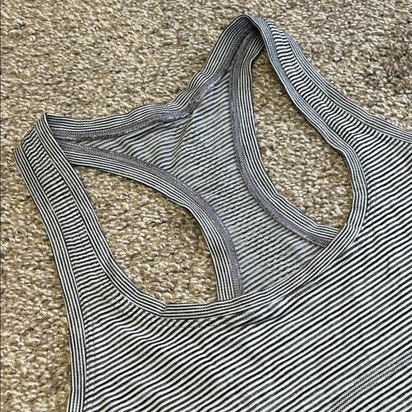 Lululemon Swiftly Tech Tank Size 10 - Picture 4 of 7